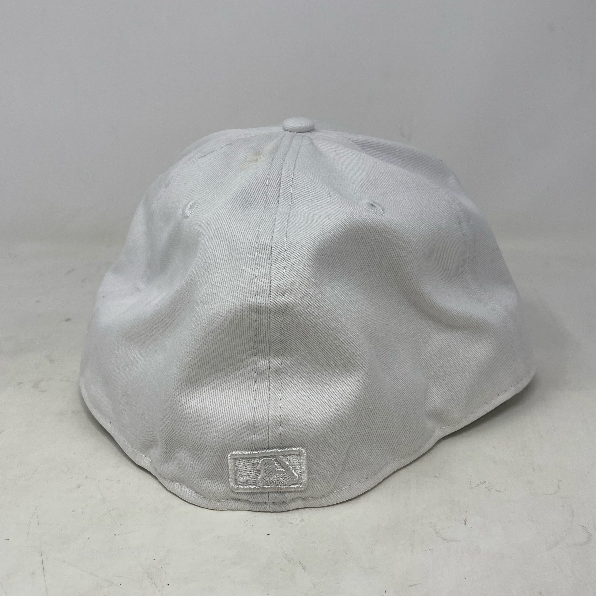 Back-LPNNE6QG7S7QD