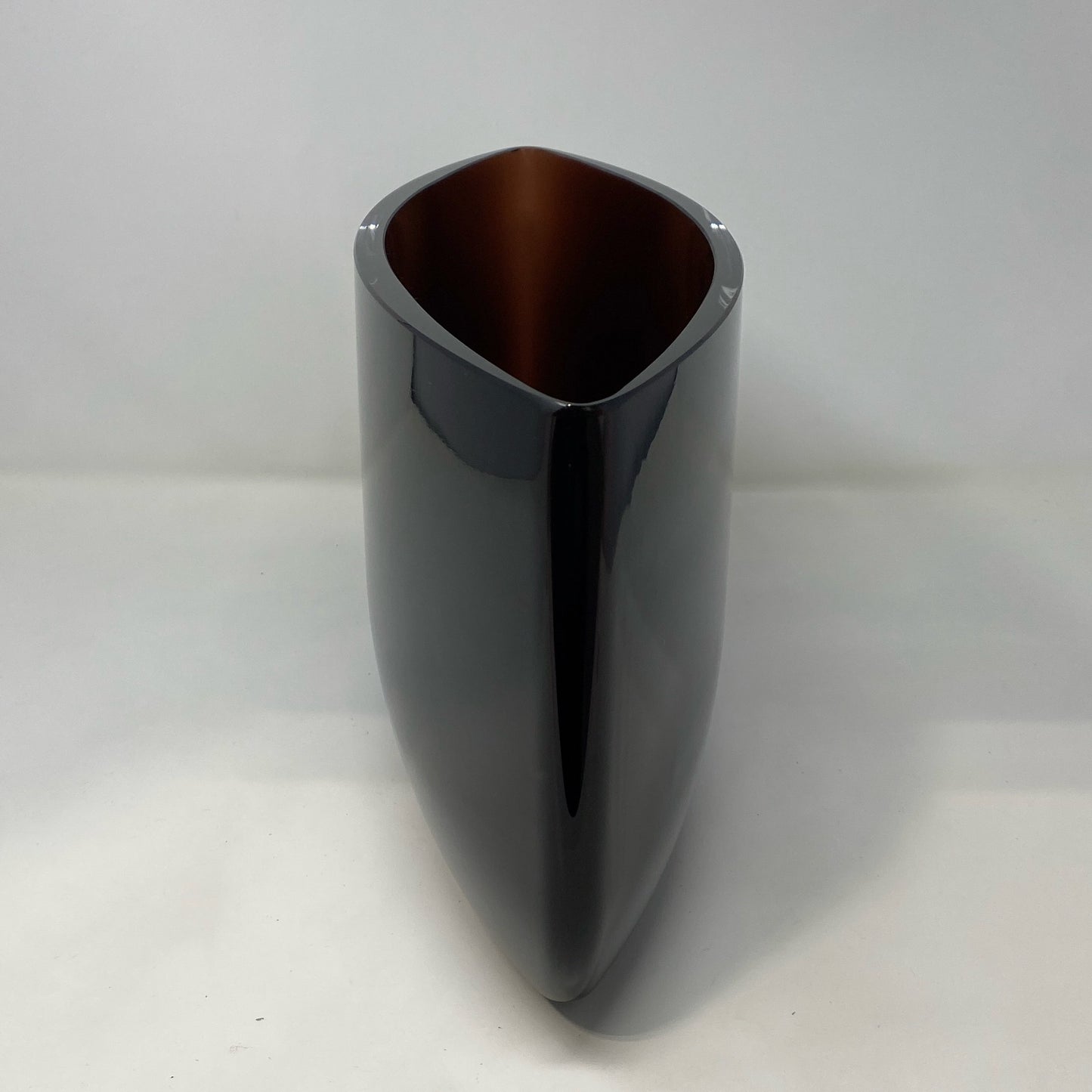 Left-UNT681614LER