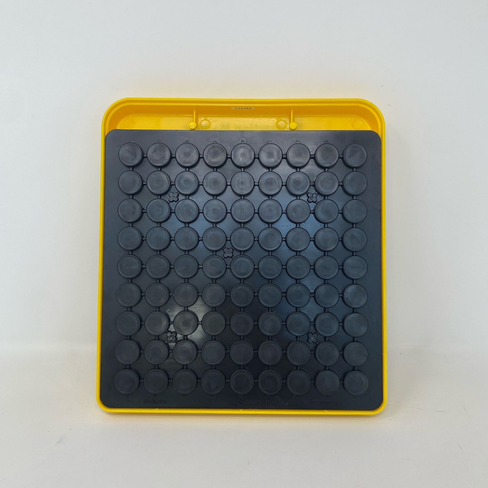 Back-UNT828410SYQ