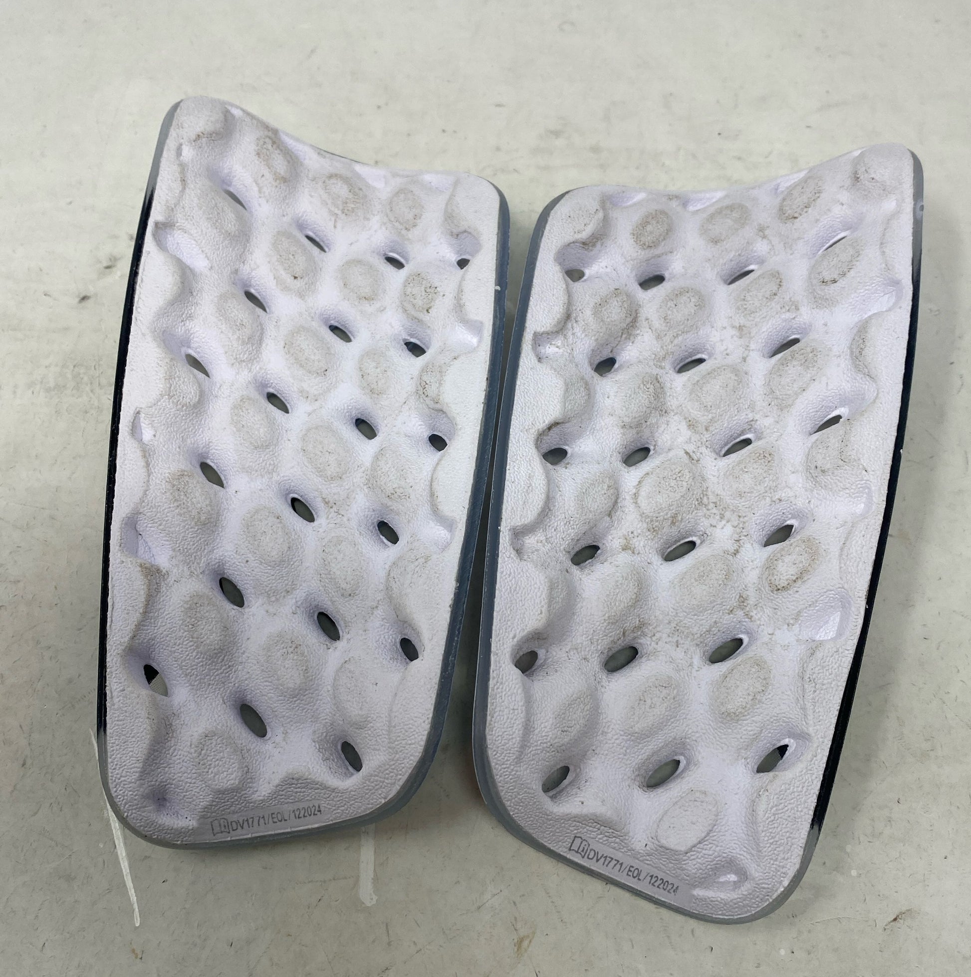 Bottom-LPNRRJA9700393