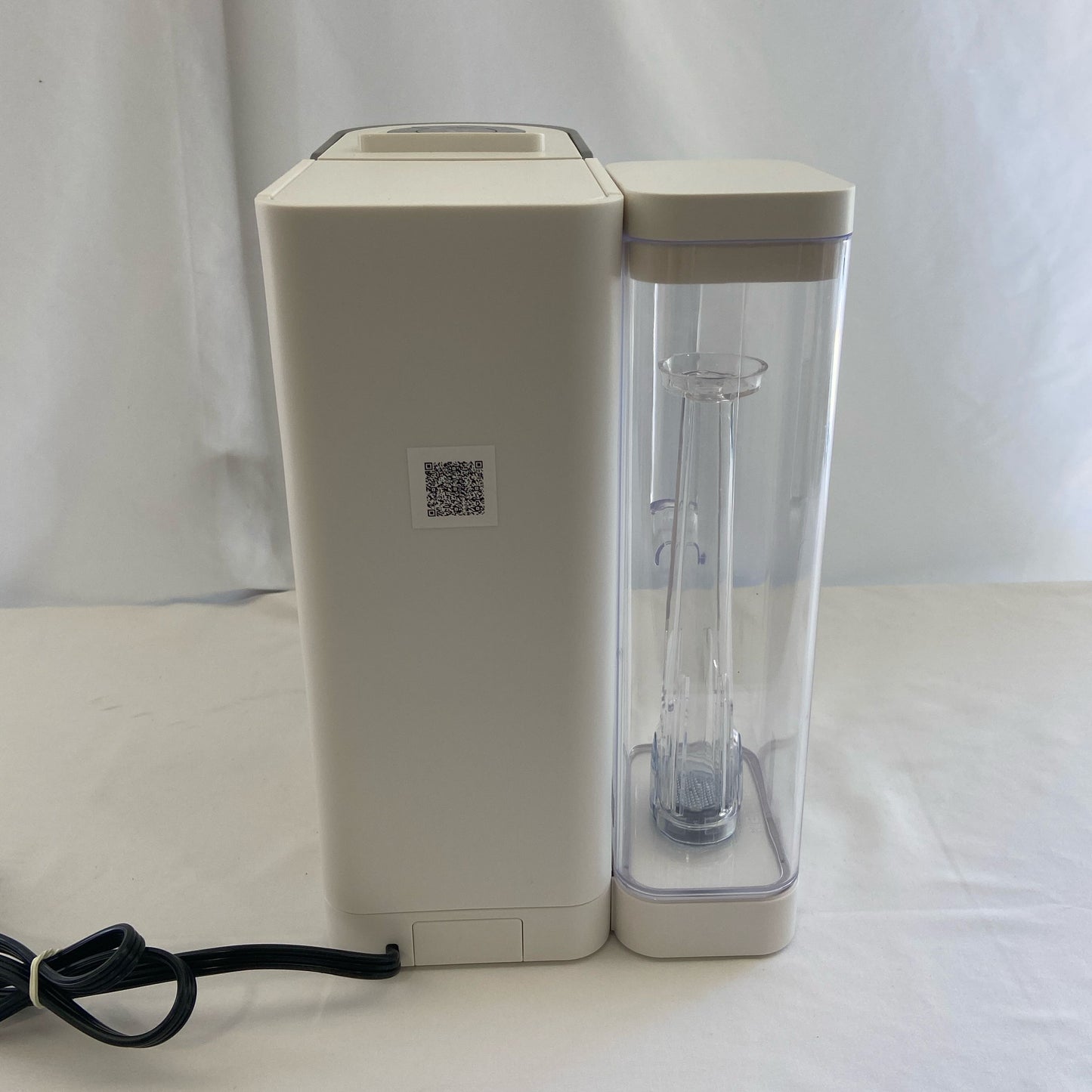 Back-UNT422131NAW