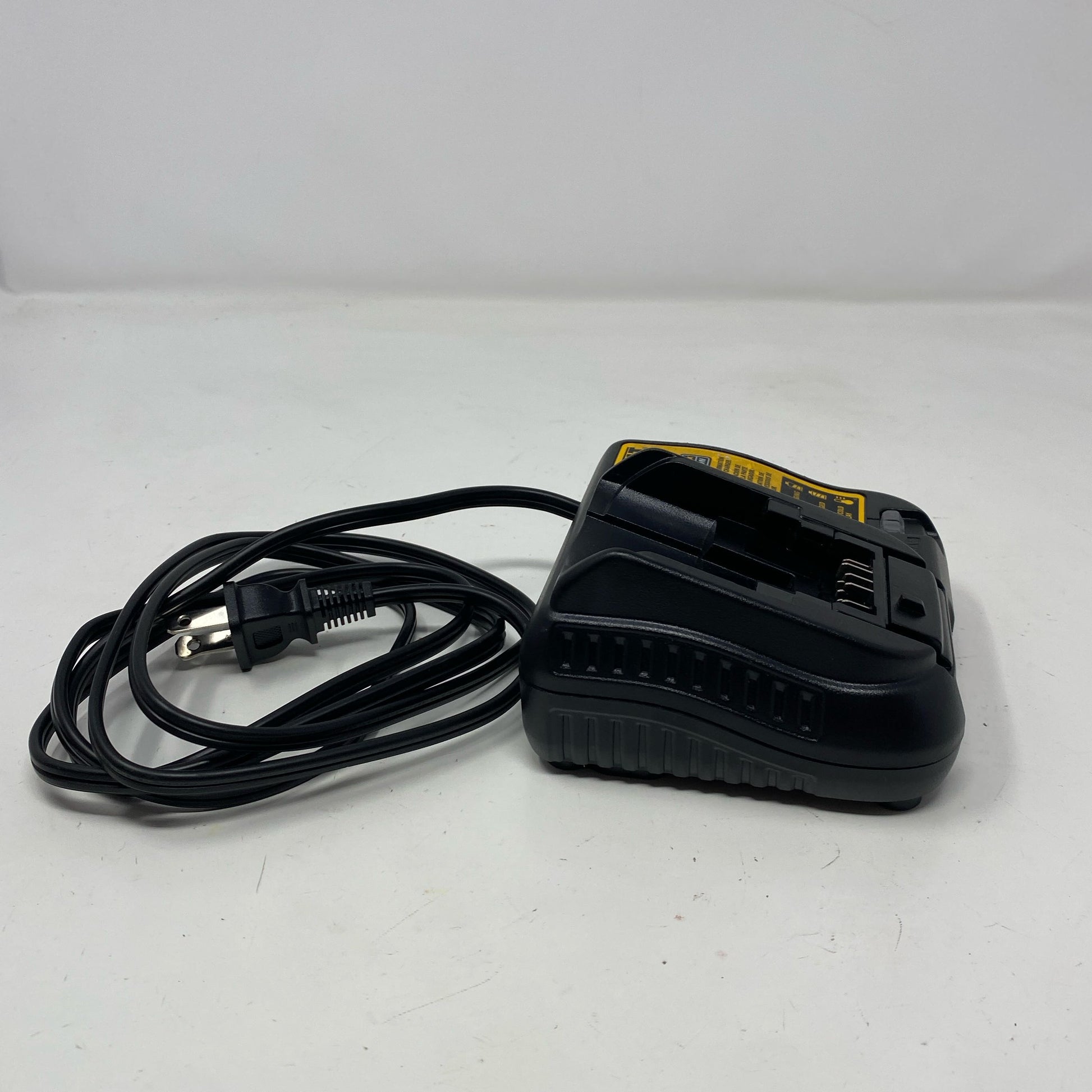 Right-UNT8112323MW