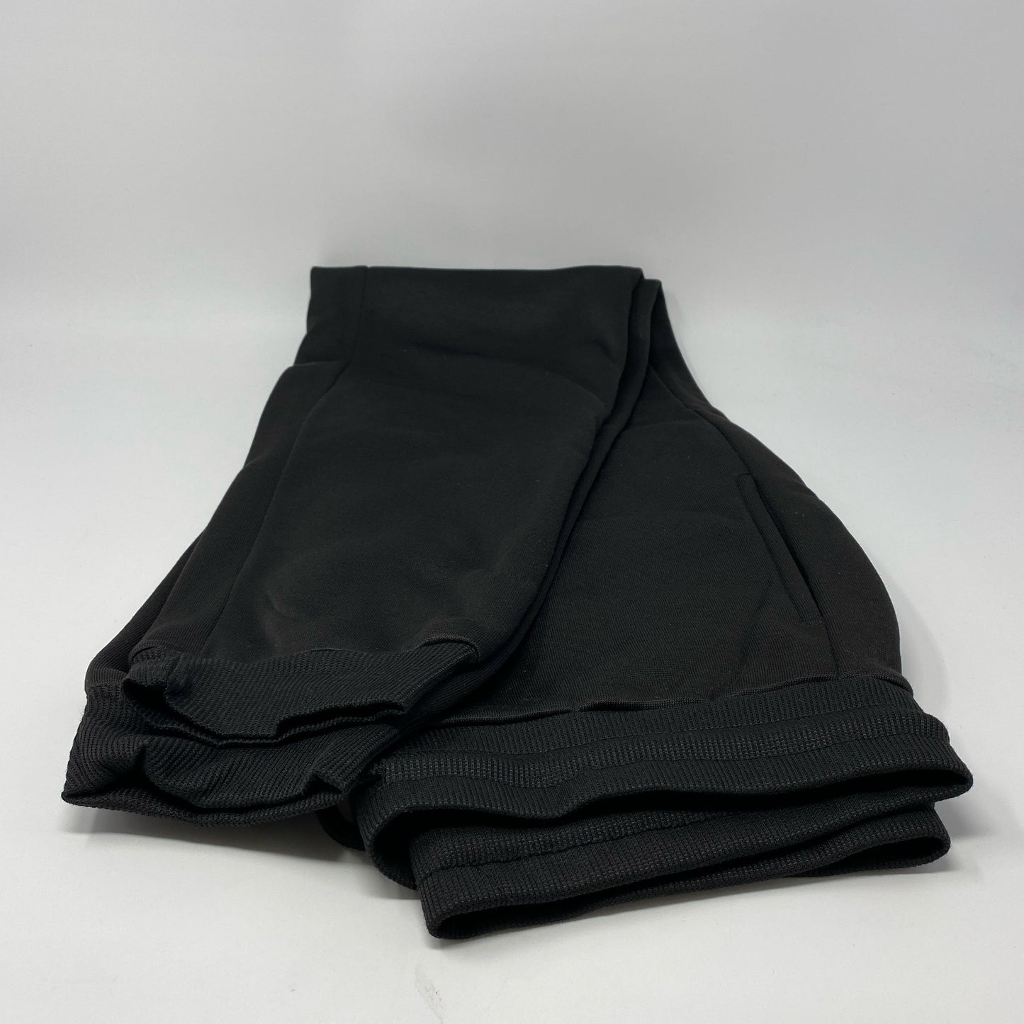 Back-UNT833804AQ6