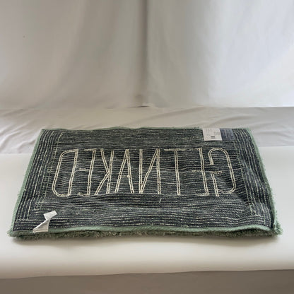 Back-UNT282142YQT