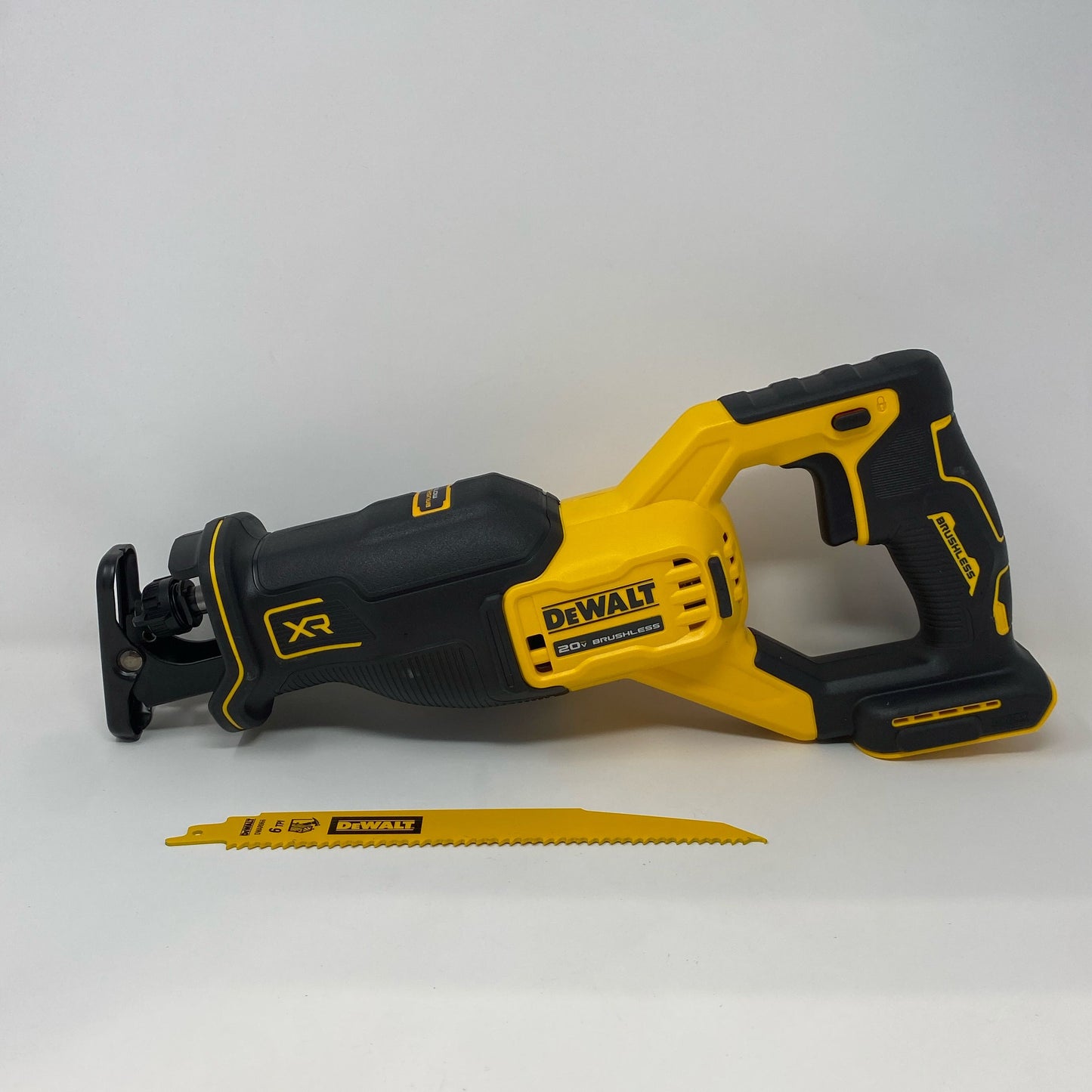 Front-UNT832587DI8