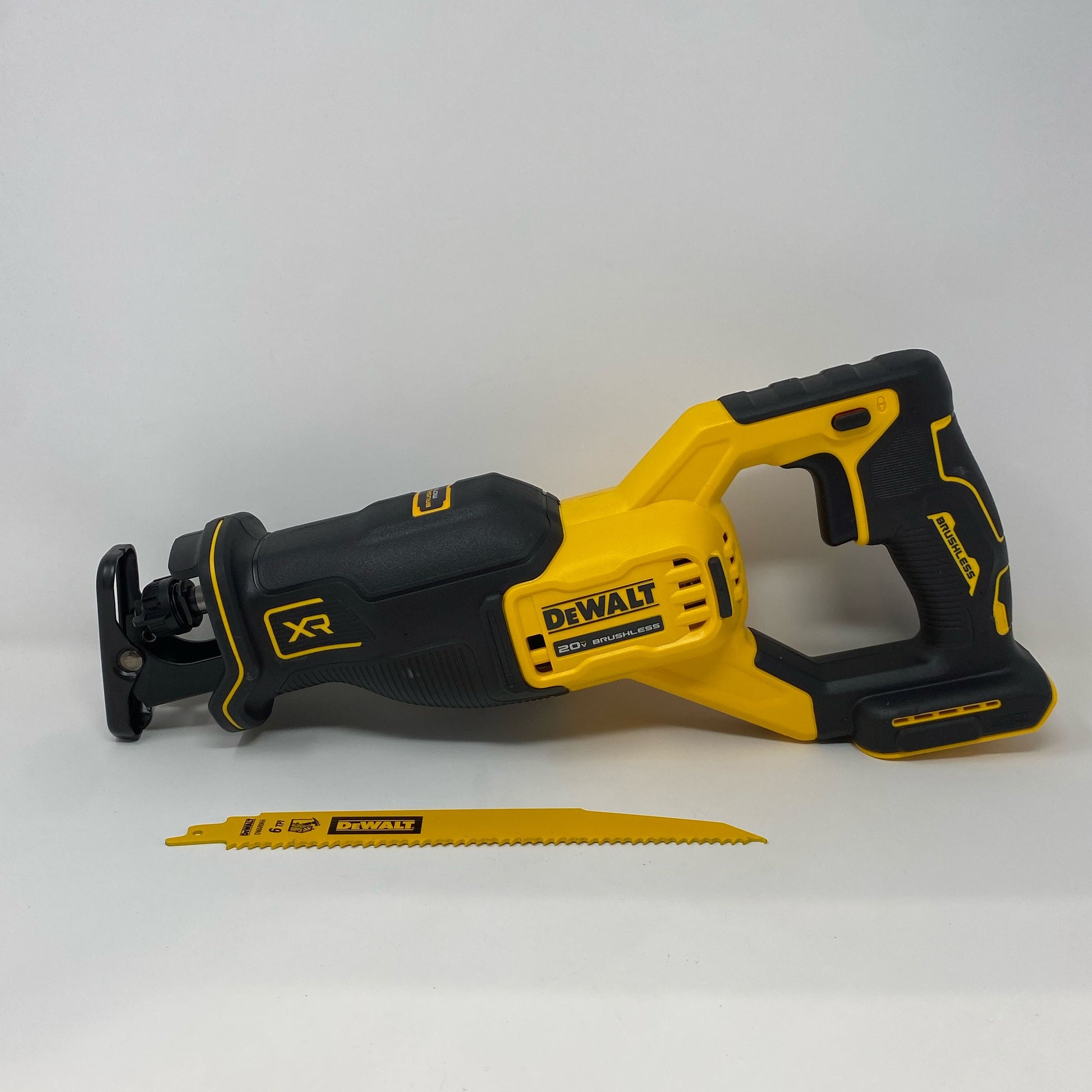 Front-UNT832587DI8