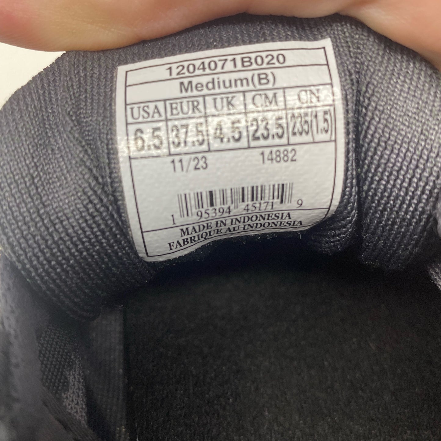 Serial #/Tag-UNT744023JDY