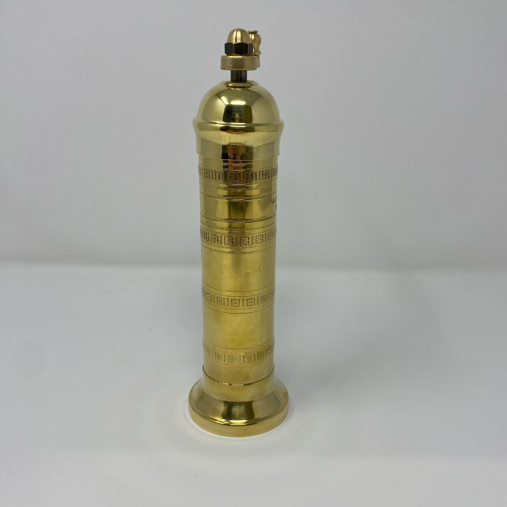 Right-LPNO547221236