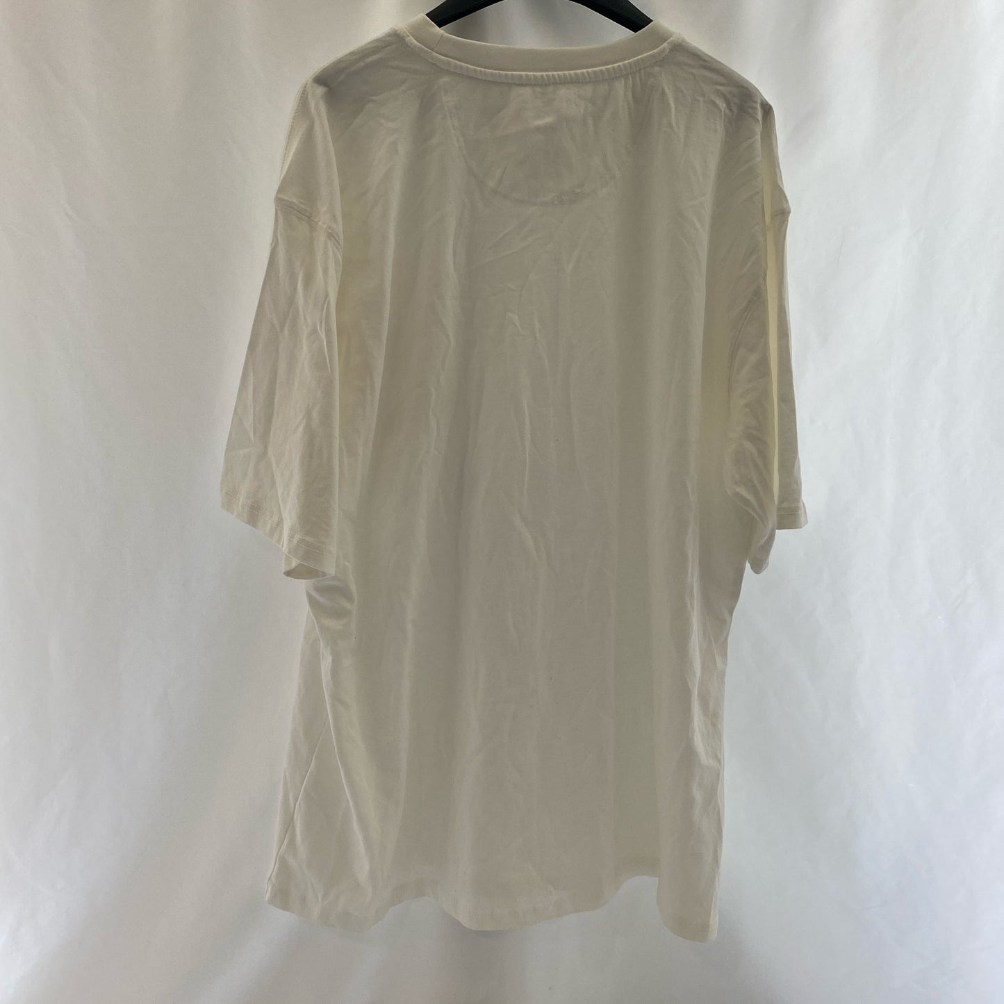 Back-UNT5945391LB