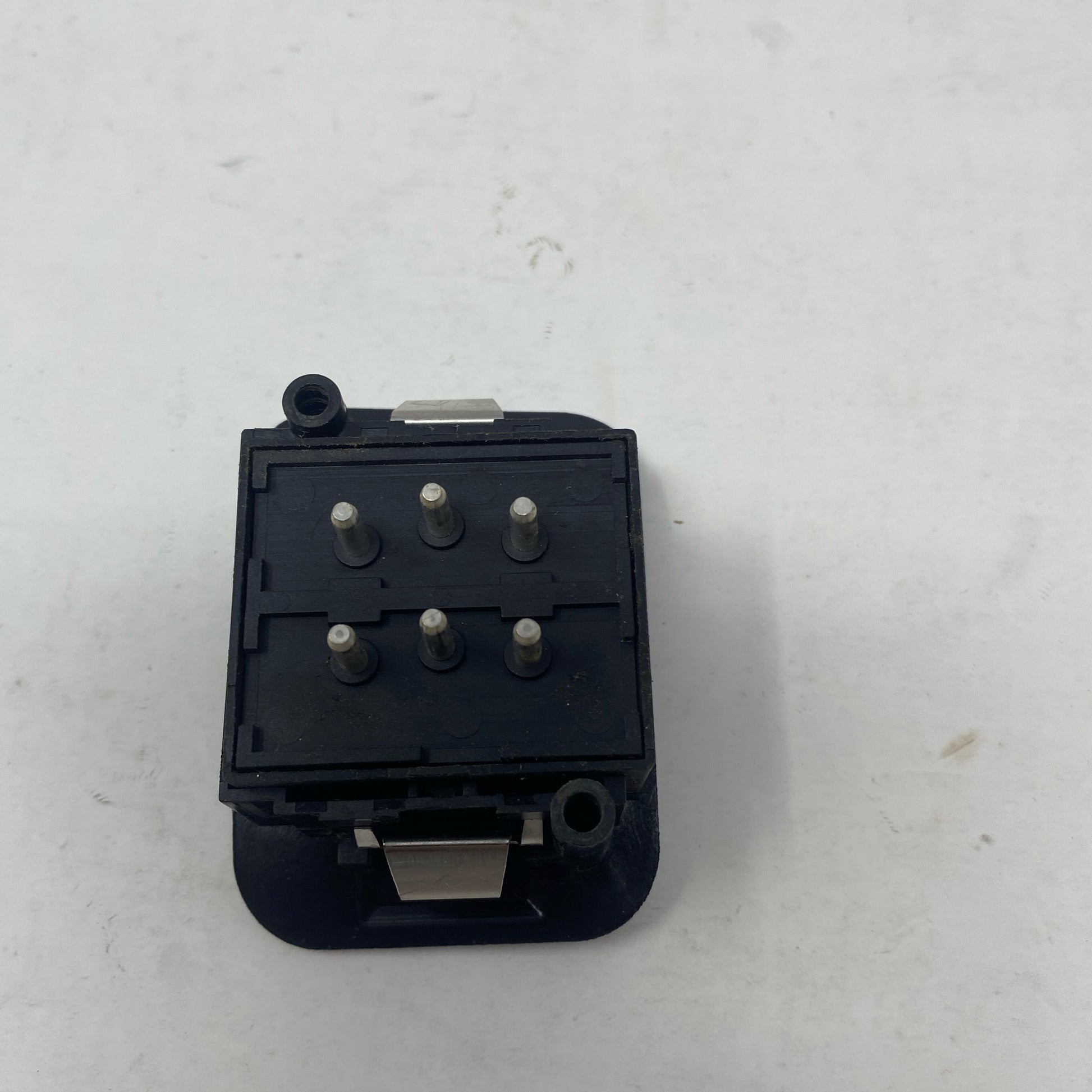 Bottom-LPNNK5993RJN7