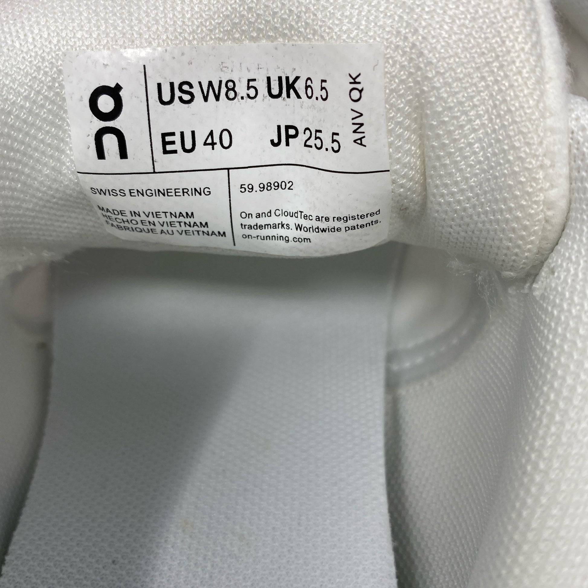 Serial #/Tag-UNT909449J6J