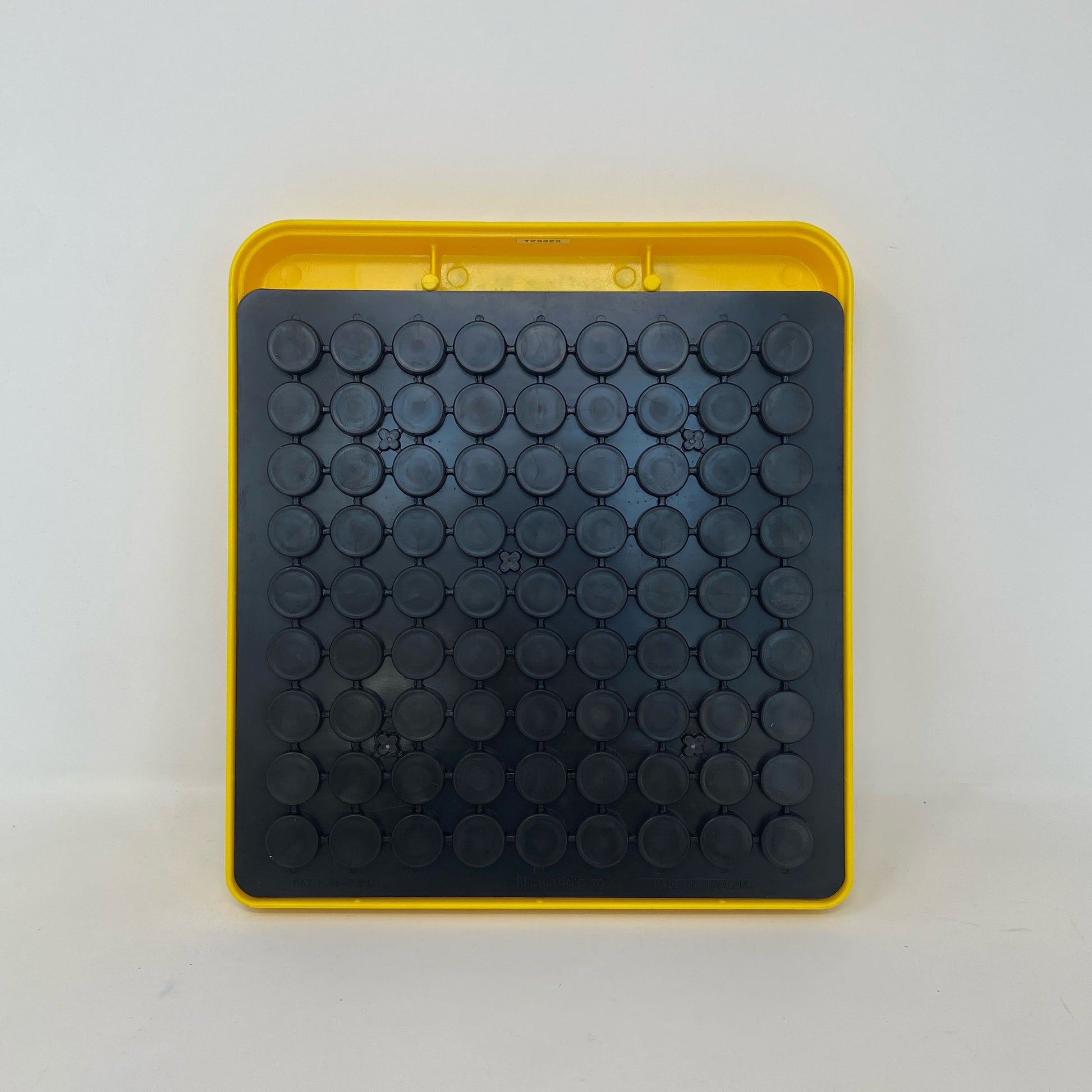 Back-UNT828233NQ8