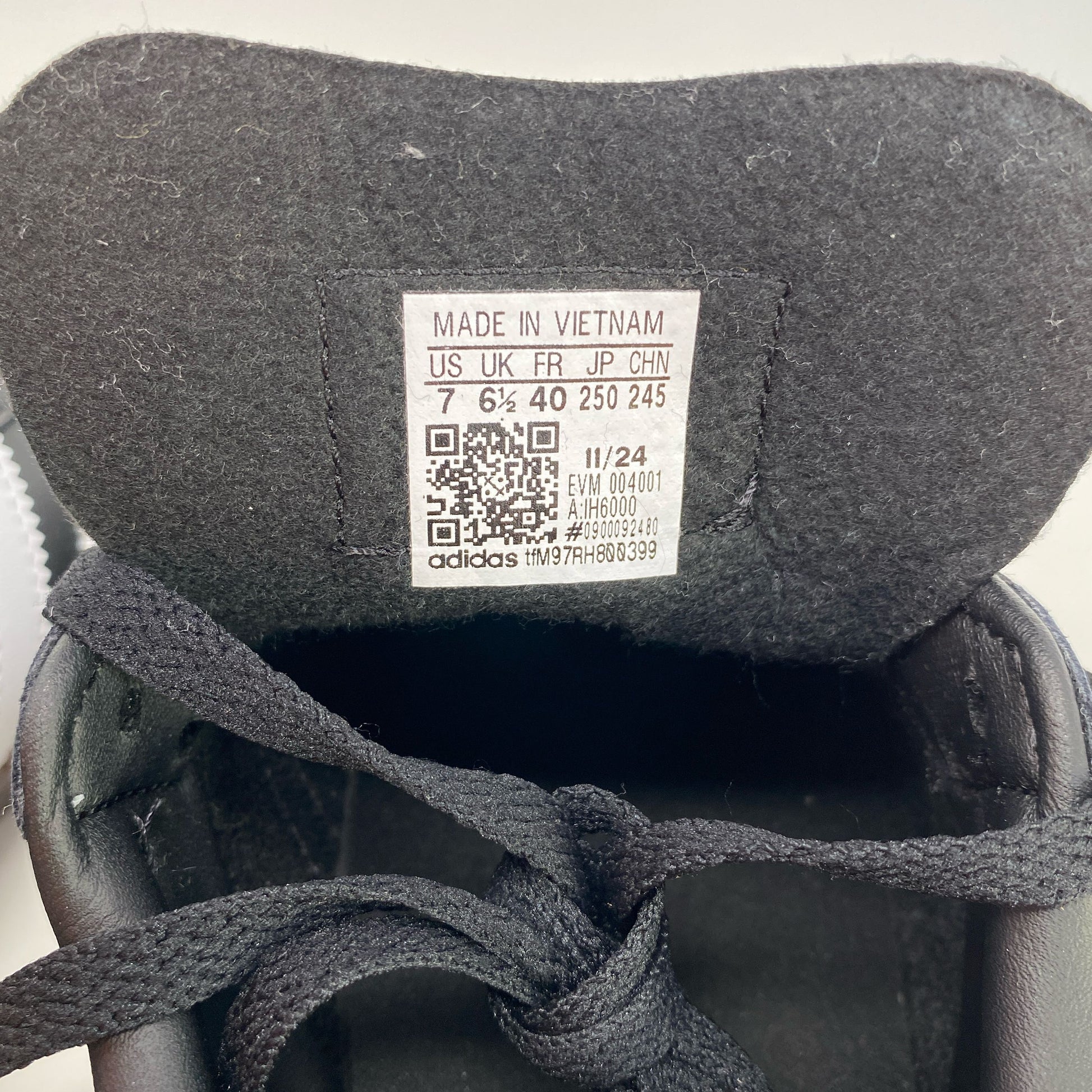 Serial #/Tag-UNT69889005I