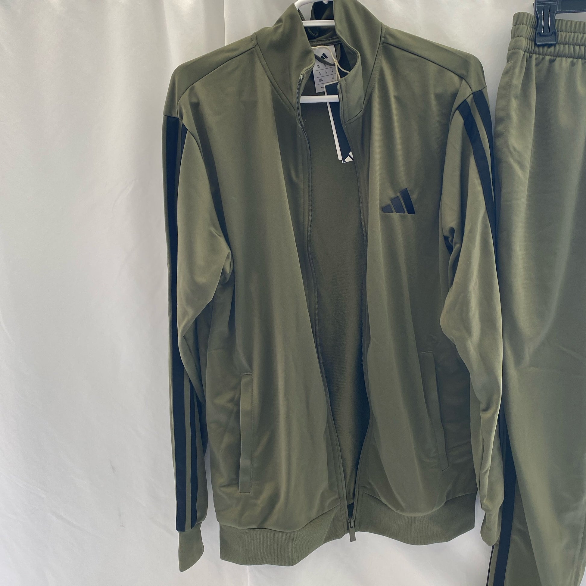Left-LPNRRJH5586878
