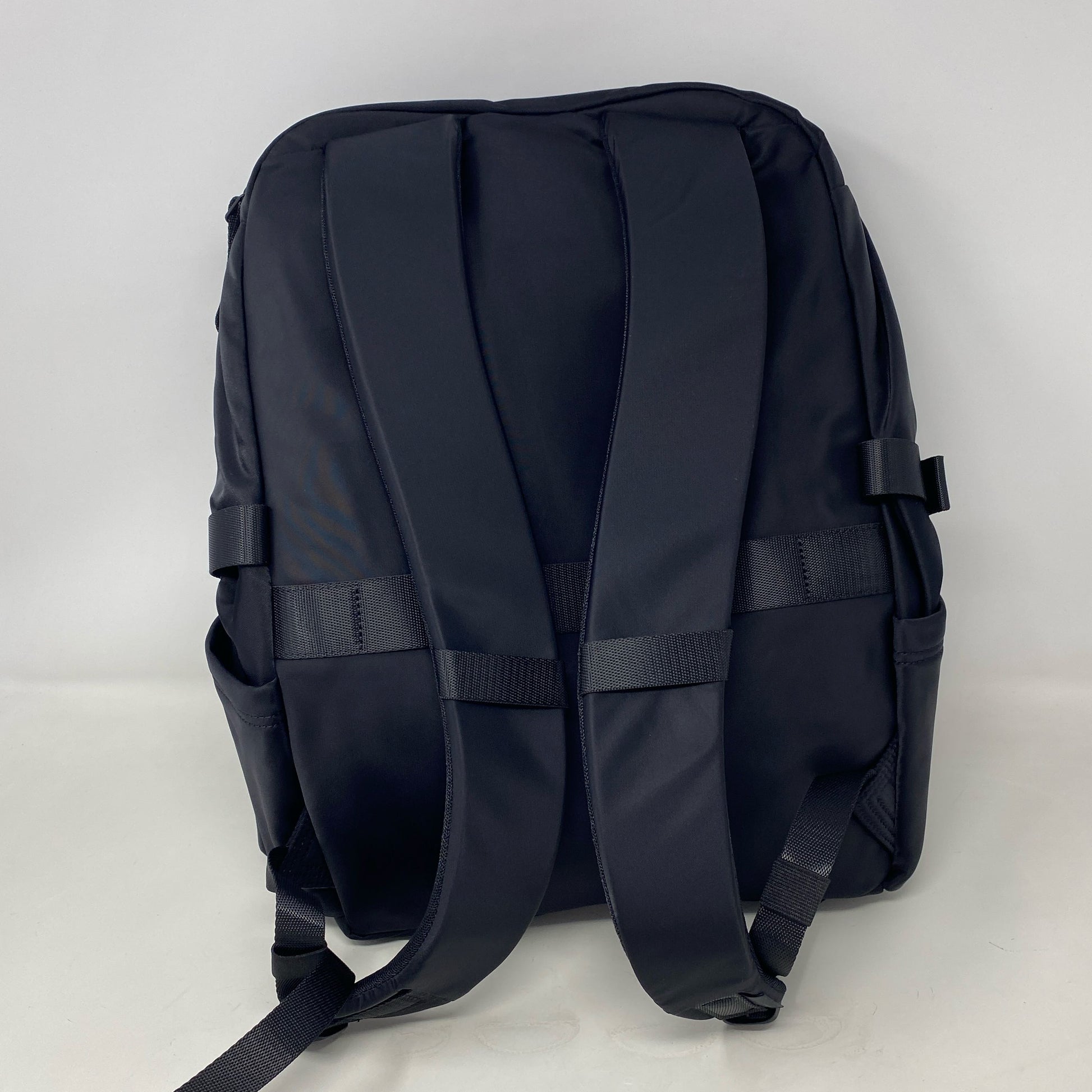 Back-UNT969653YEG