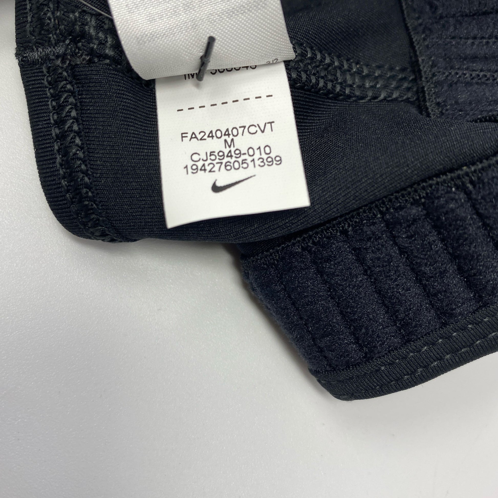 Serial #/Tag-UNT769941HVVZ