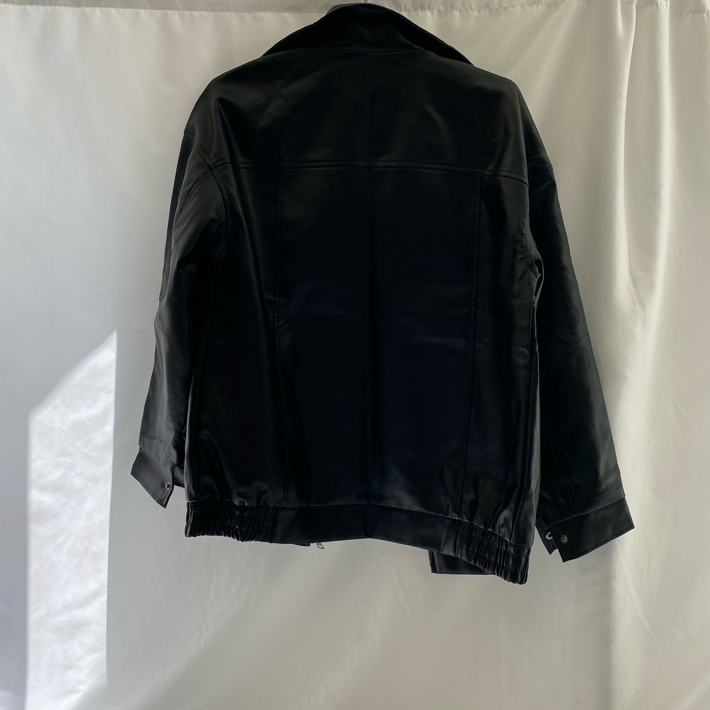 Back-UNT833517THT