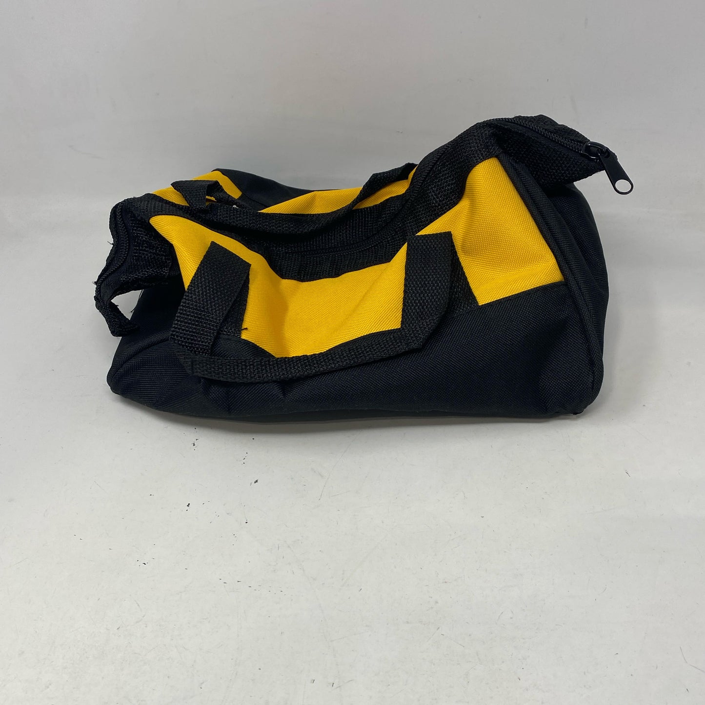 Back-UNT517611ER0