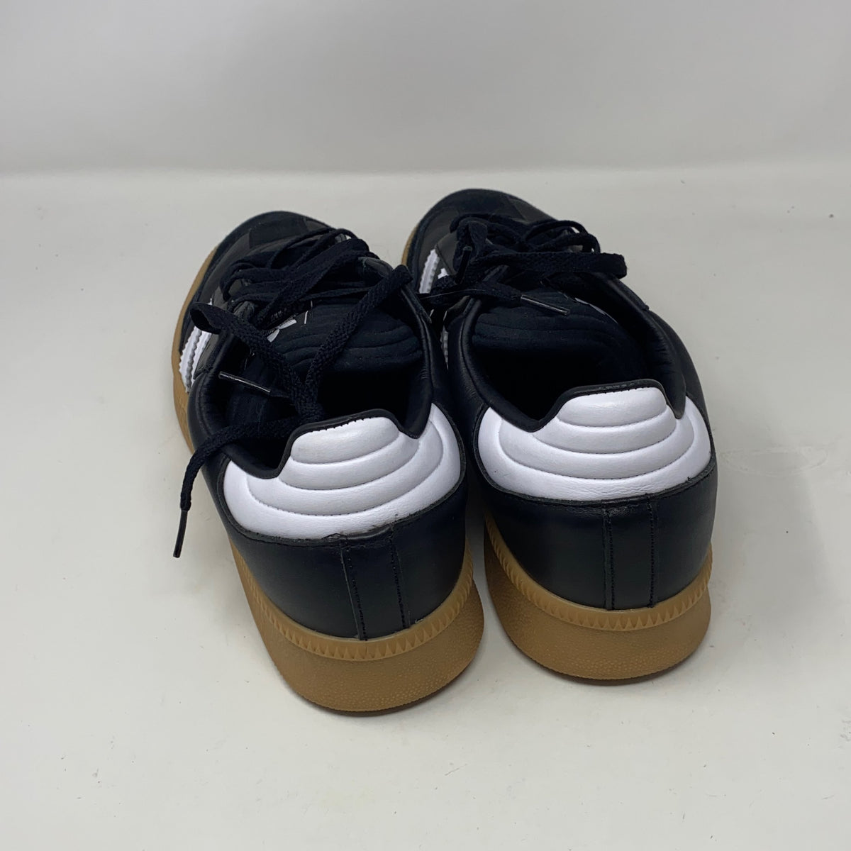 Right-UNT873098YZI