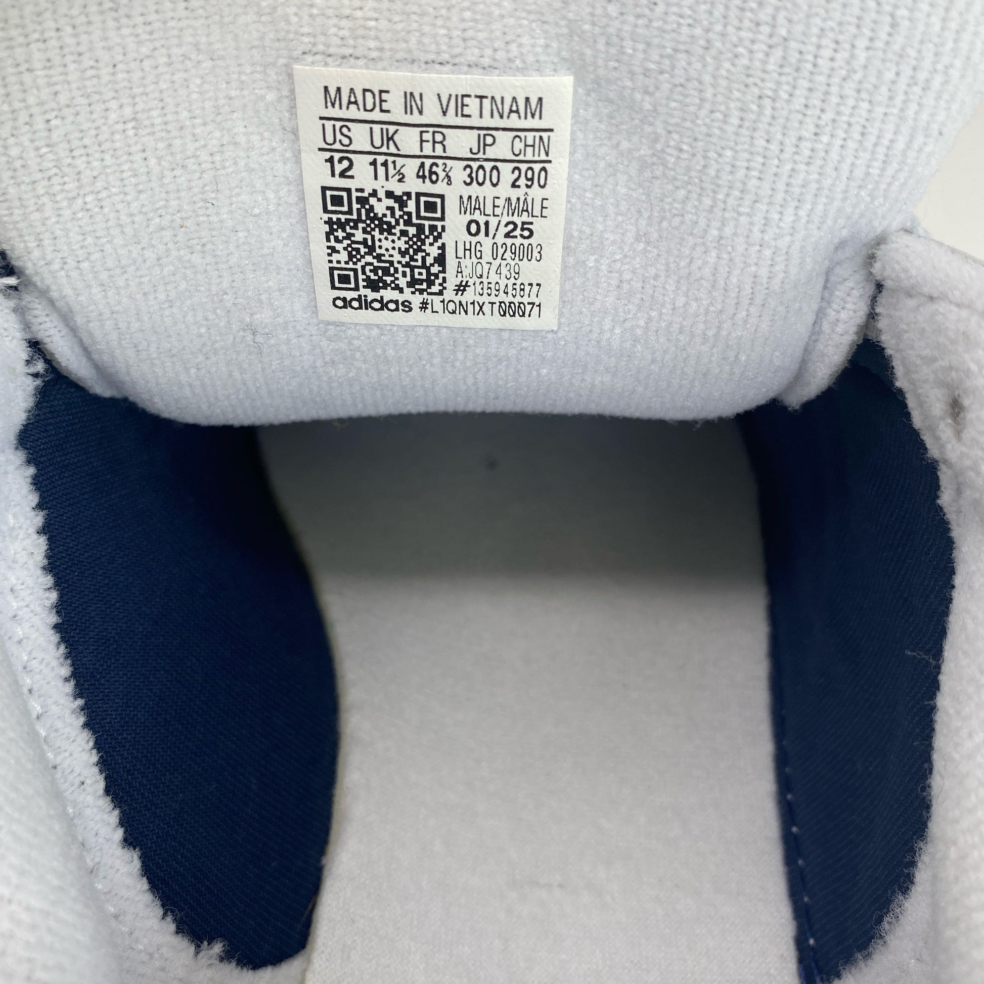 Serial #/Tag-UNT495999AR7