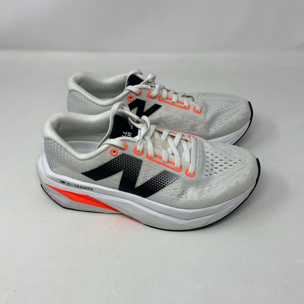 Front-UNT574691U4K