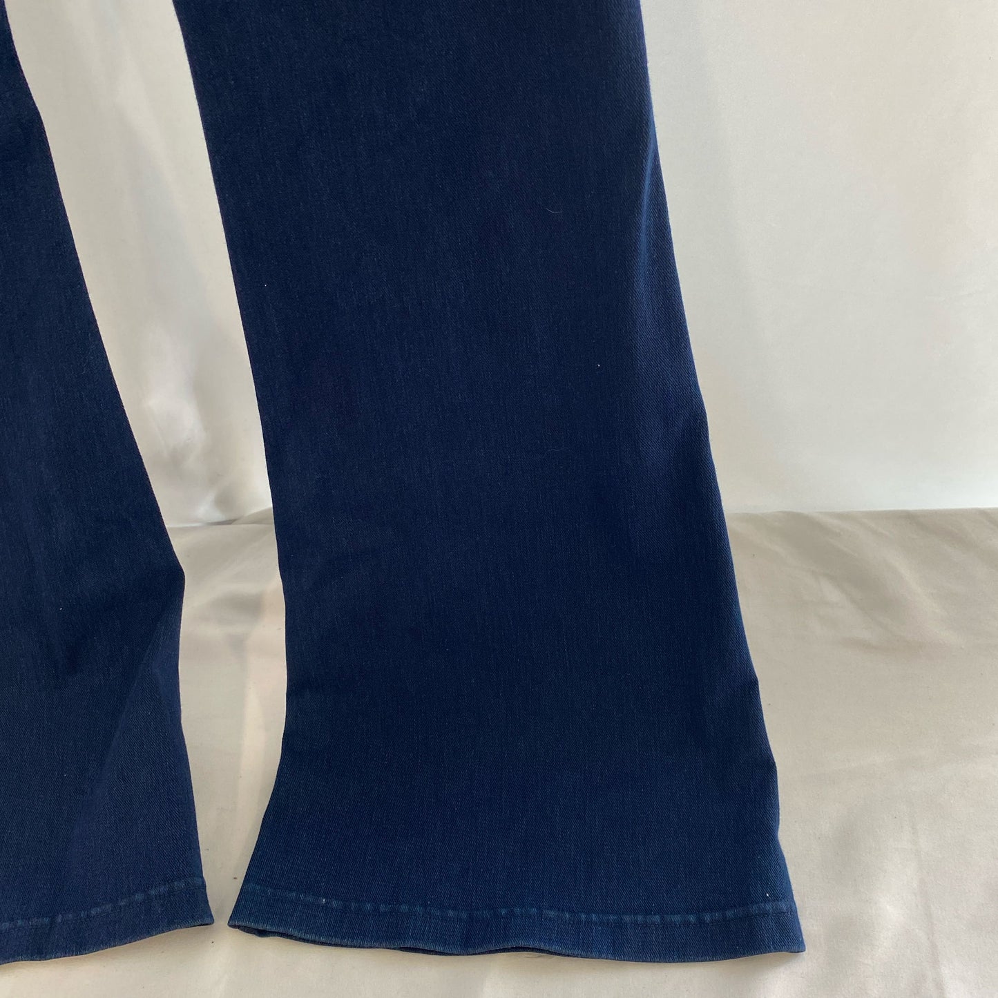 Bottom-UNT1830909MZ