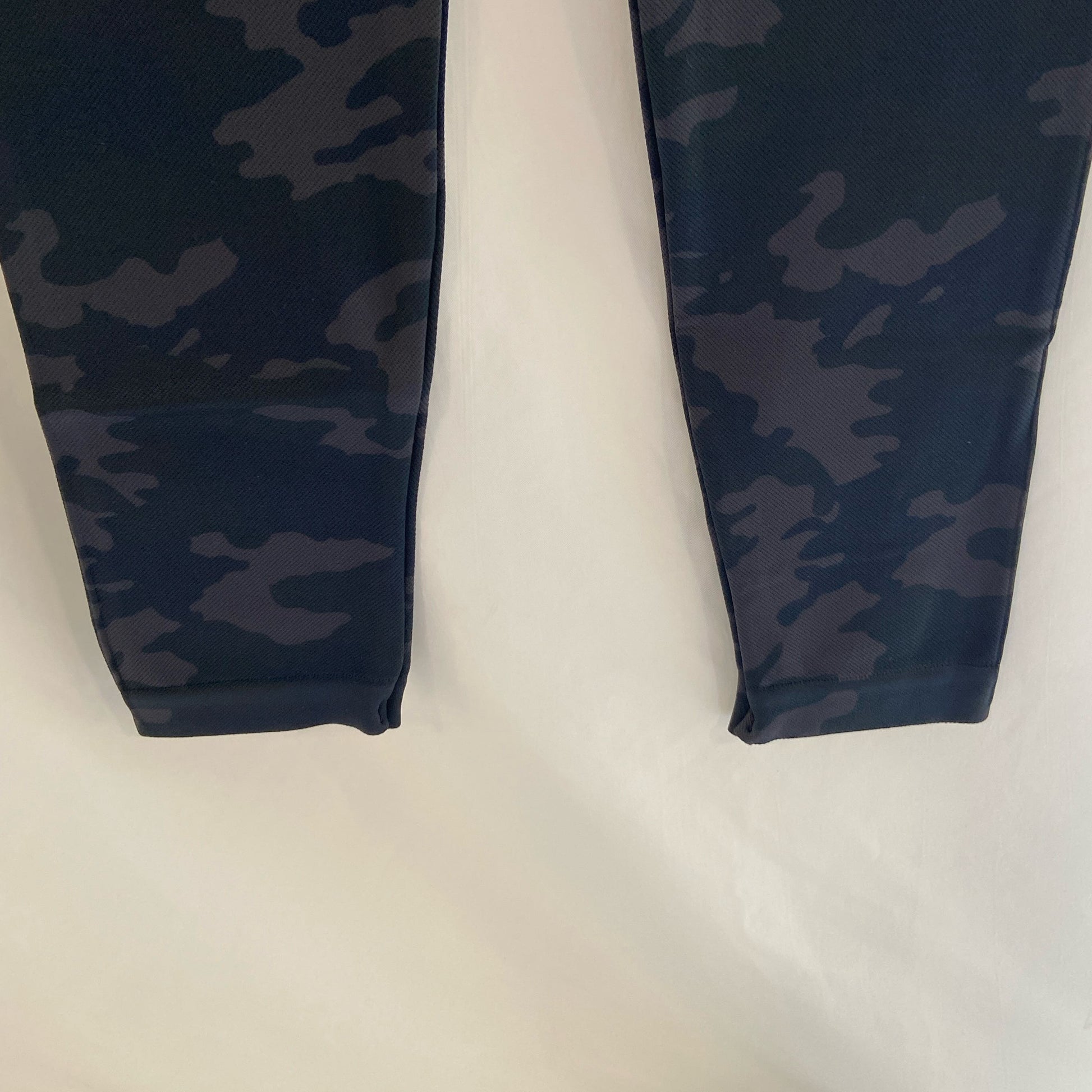 Bottom-UNT8234022KW