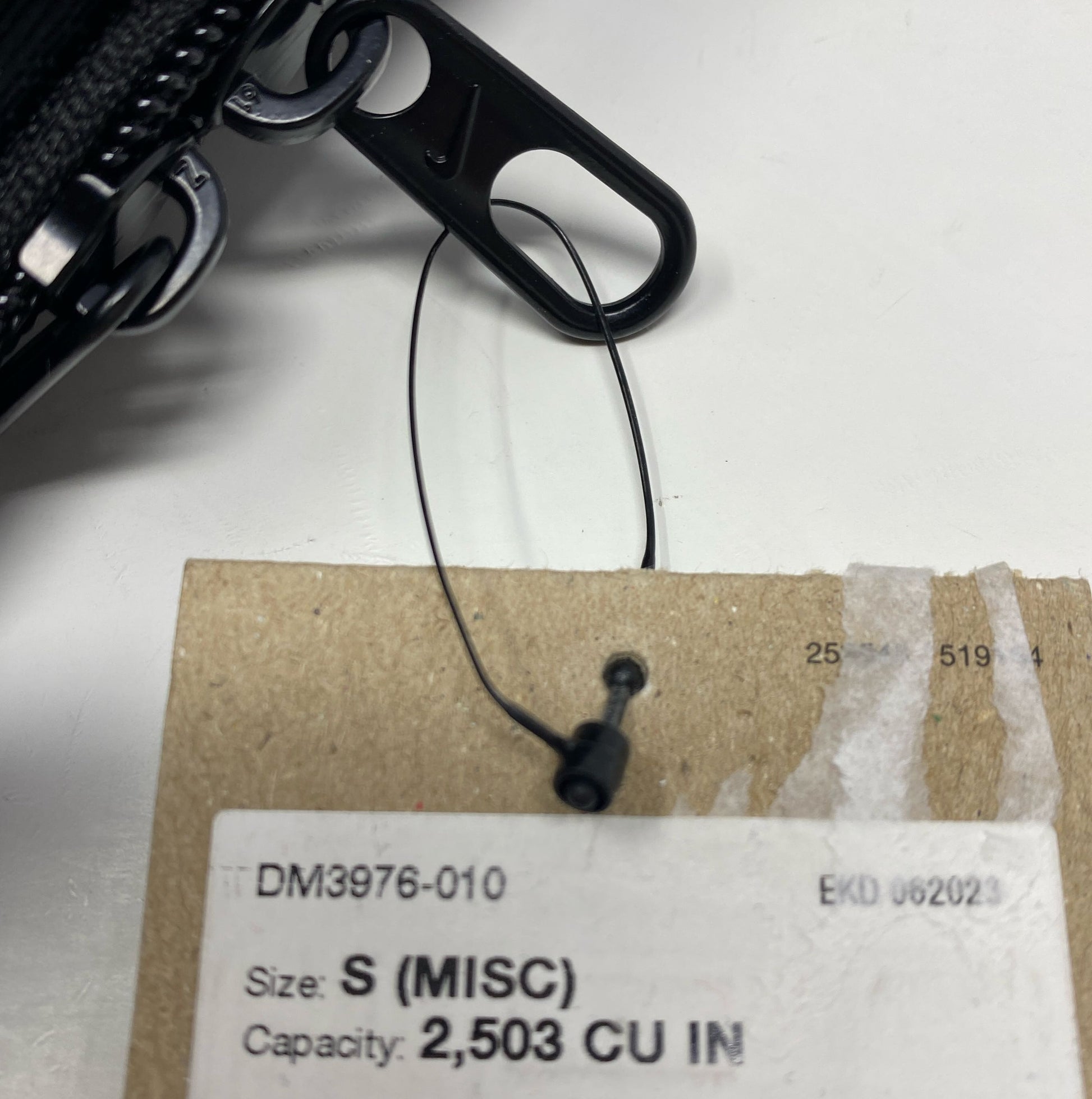 Serial #/Tag-UNT5849851KA