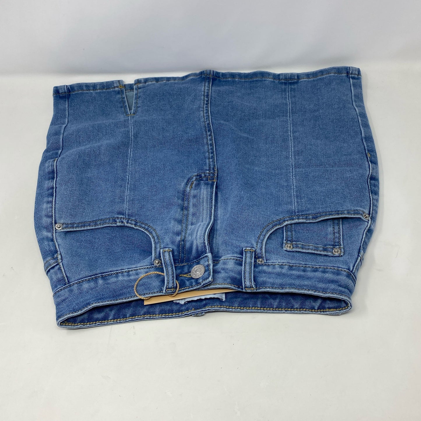 Back-UNT581222TC8