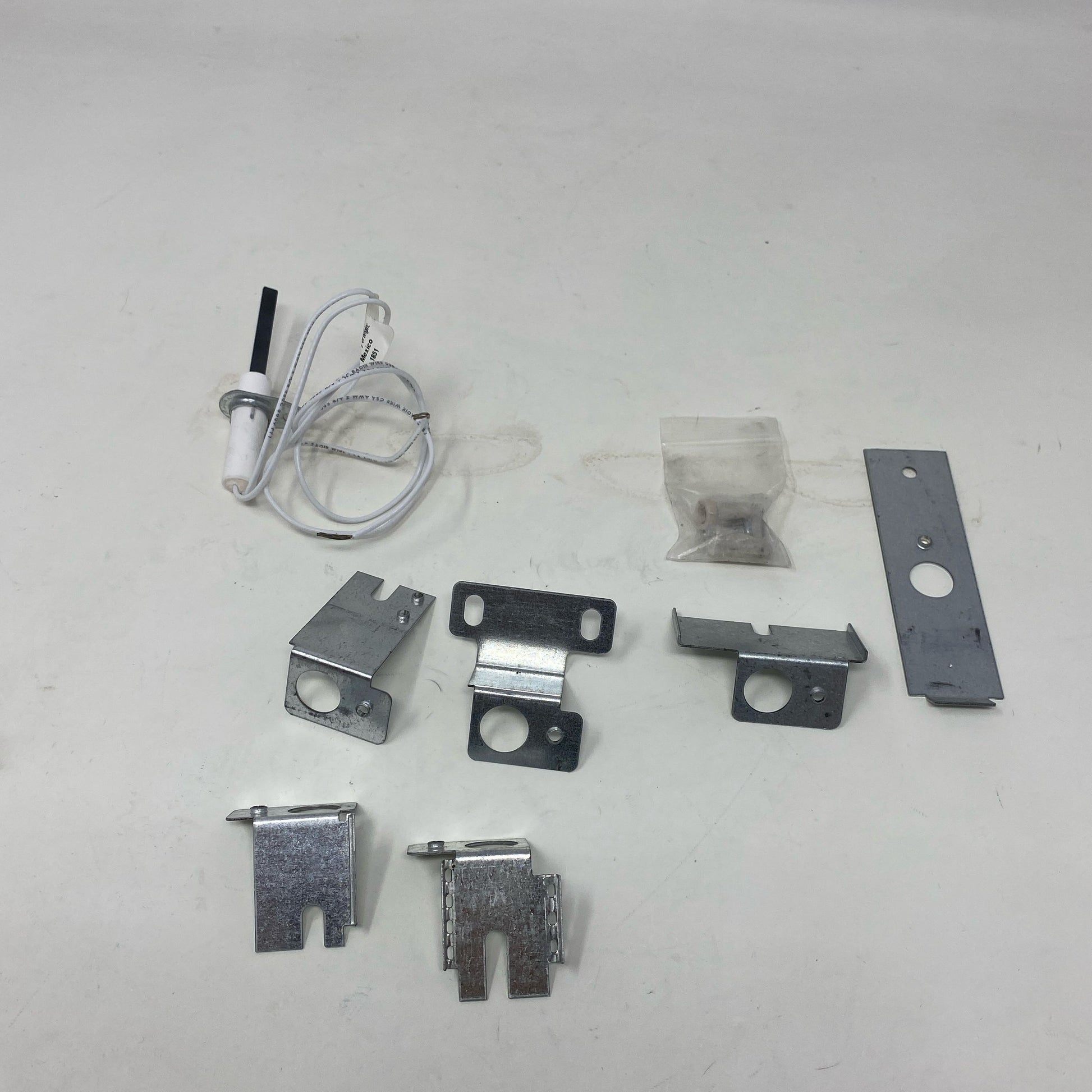 Left-UNT605626RYM