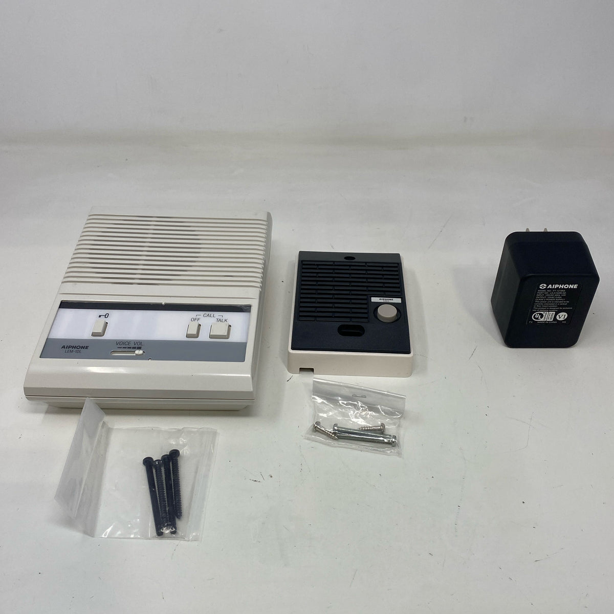 Front-LPNNK5K686YFQ