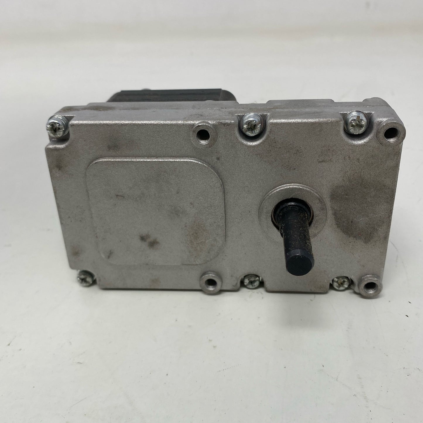 Back-UNT5131142GW