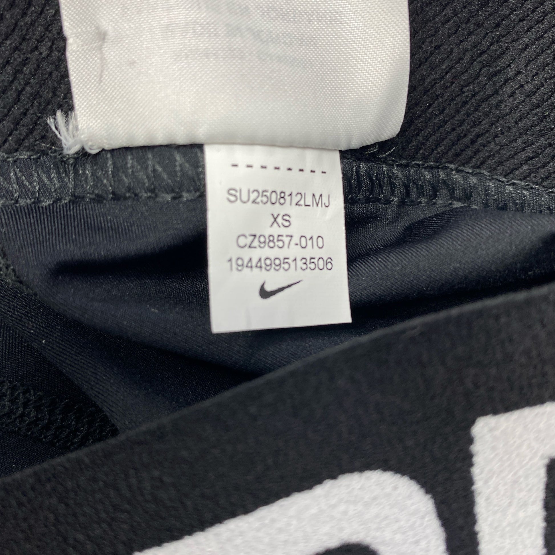 Serial #/Tag-UNT7700681IQ