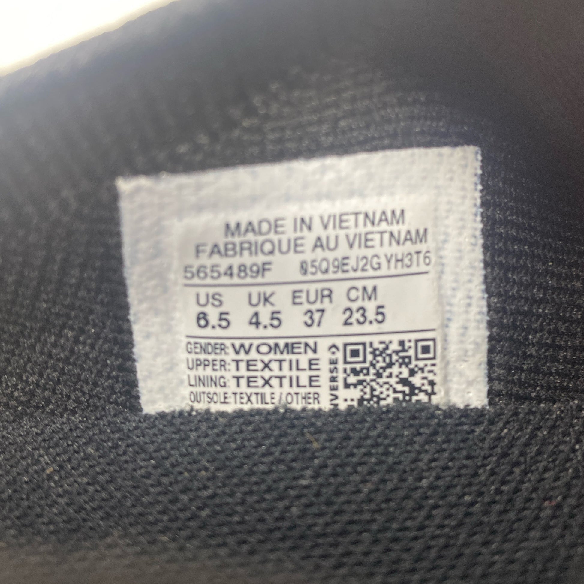 Serial #/Tag-UNT889318G2T
