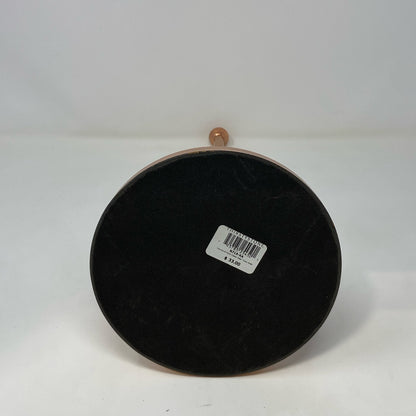 Bottom-UNT770107N23