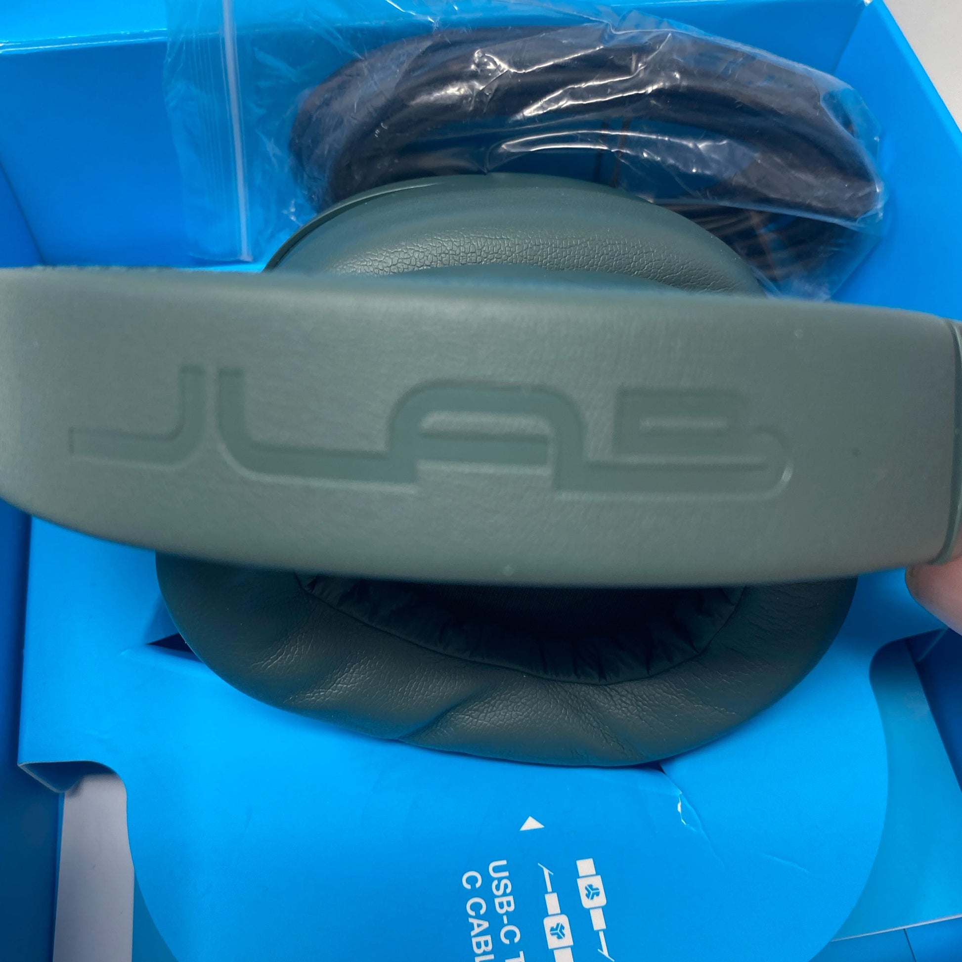 Serial #/Tag-UNT812557NLE