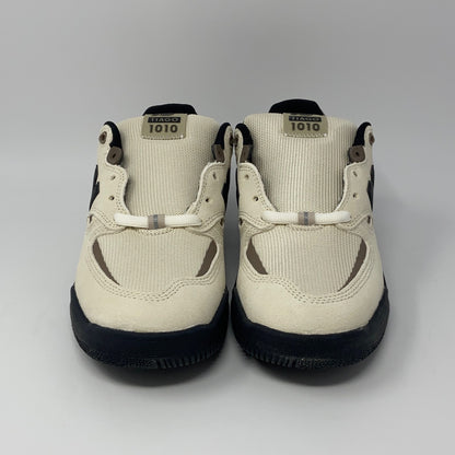 Right-UNT208884W1Y