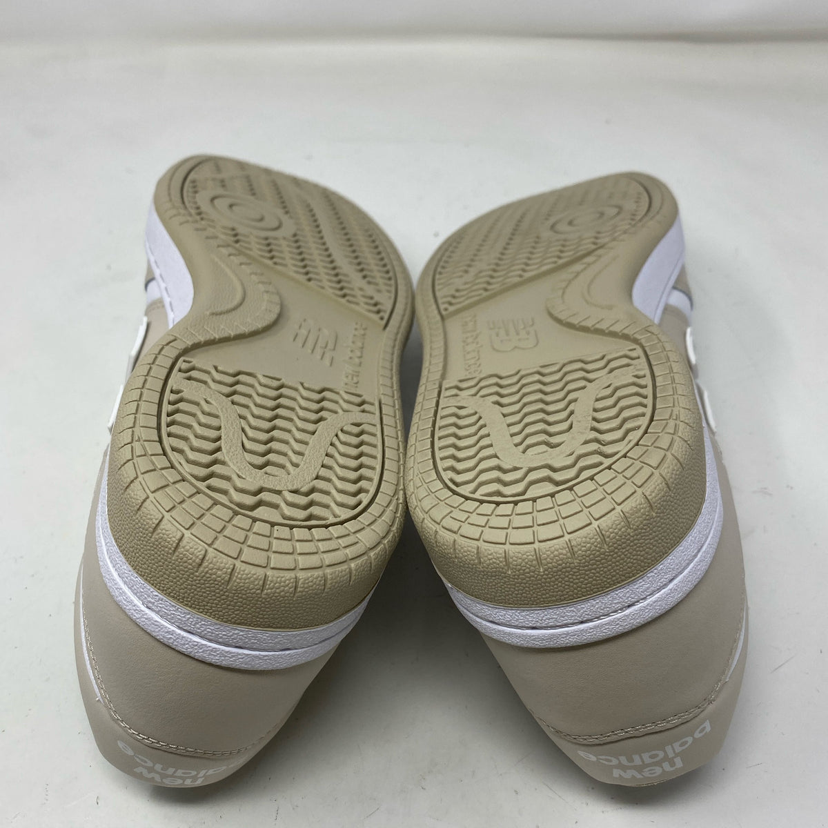 Bottom-UNT973375LW8