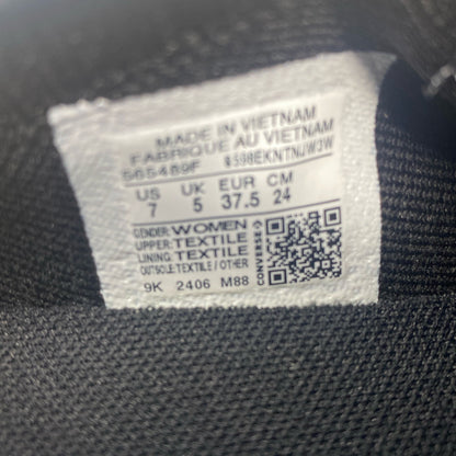 Serial #/Tag-UNT889719814