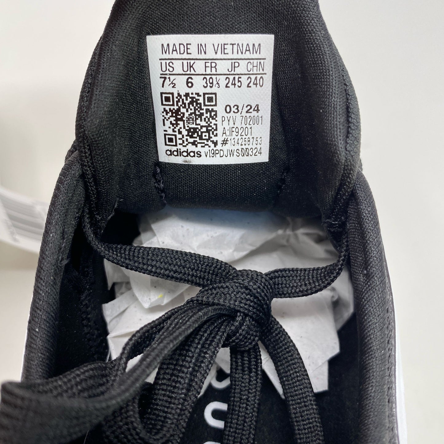 Serial #/Tag-UNT69666735Q