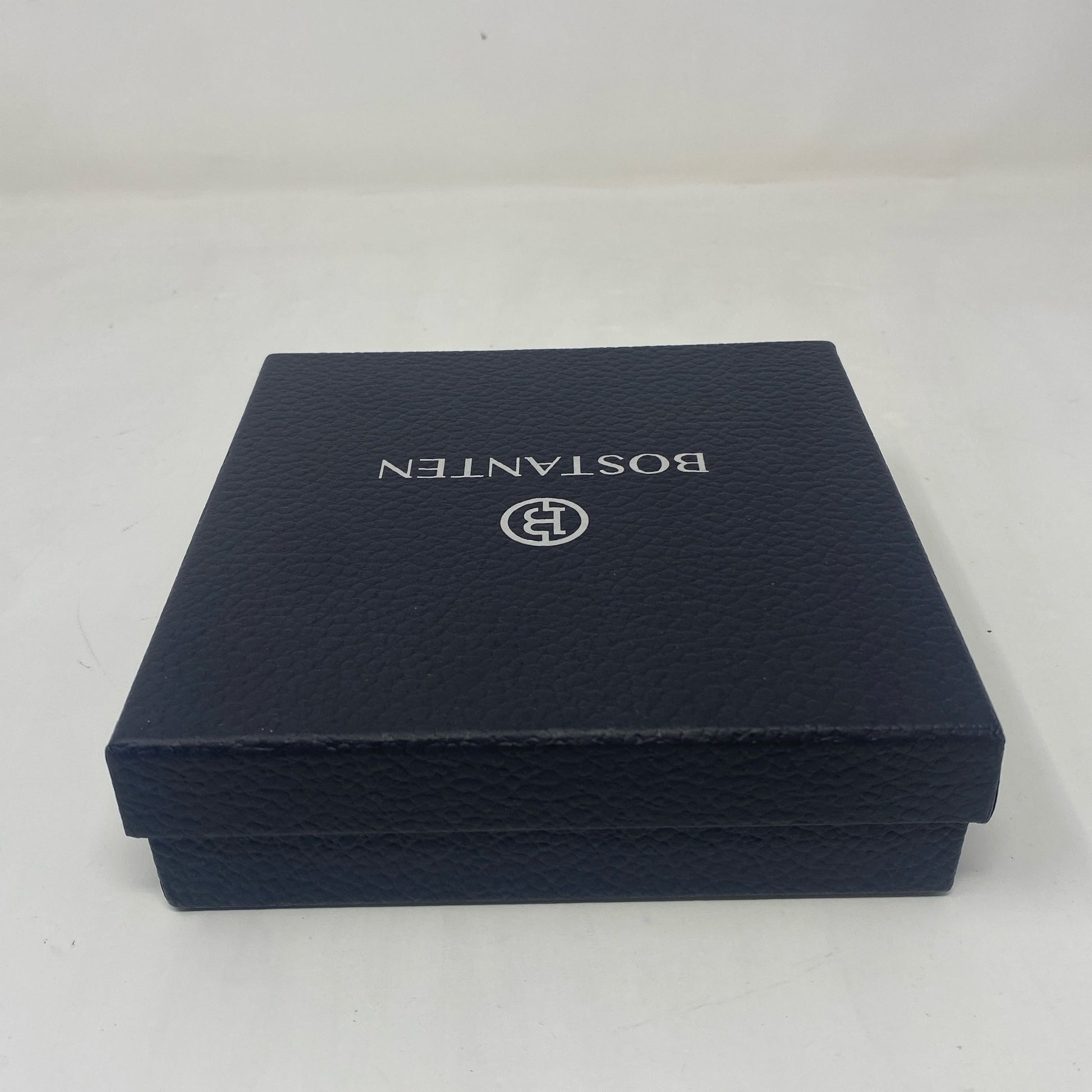 Back-UNT053343507