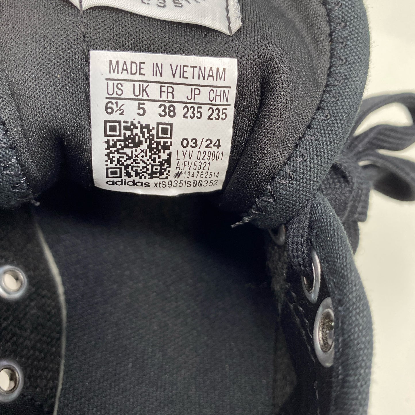 Serial #/Tag-UNT601731VXQT