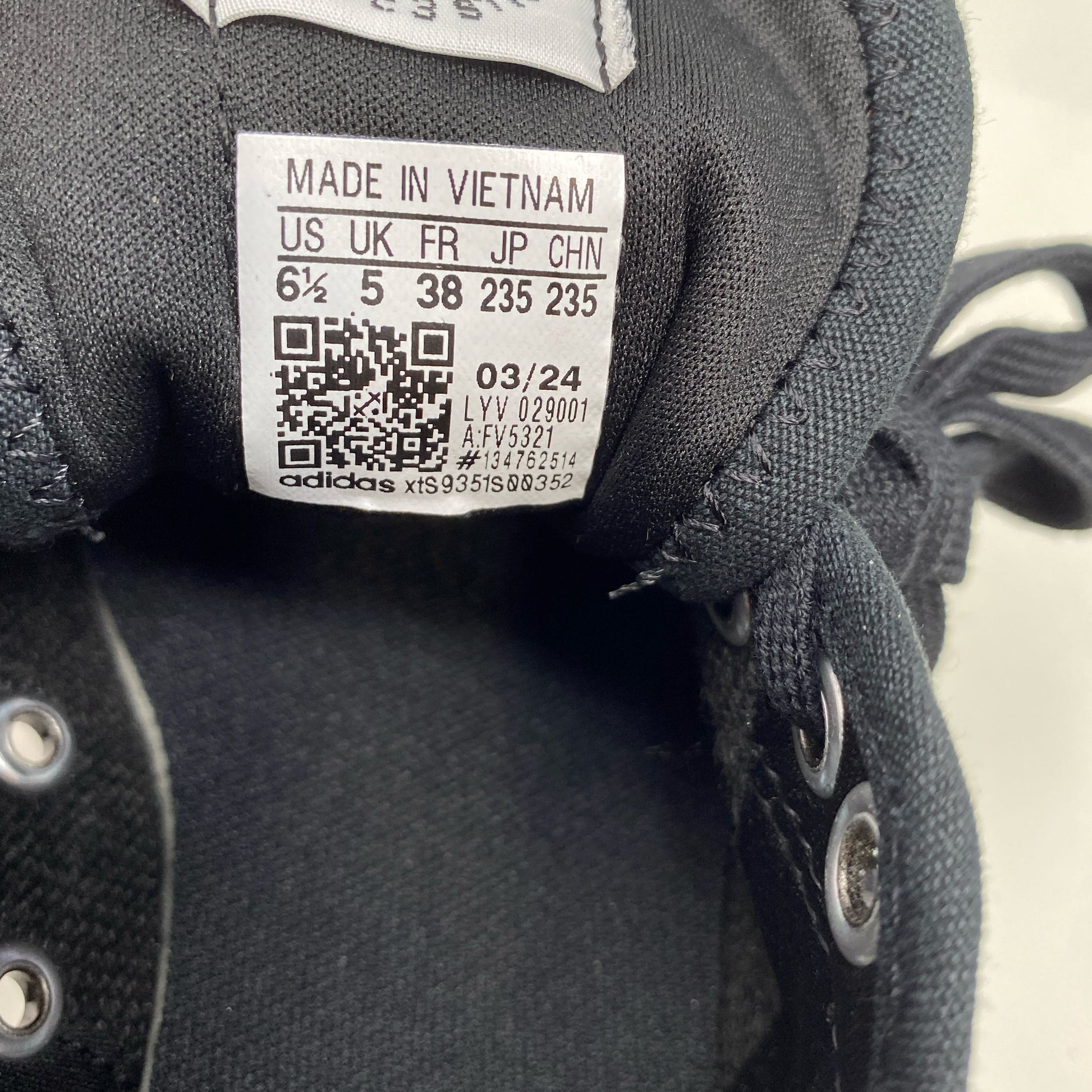 Serial #/Tag-UNT601731VXQT
