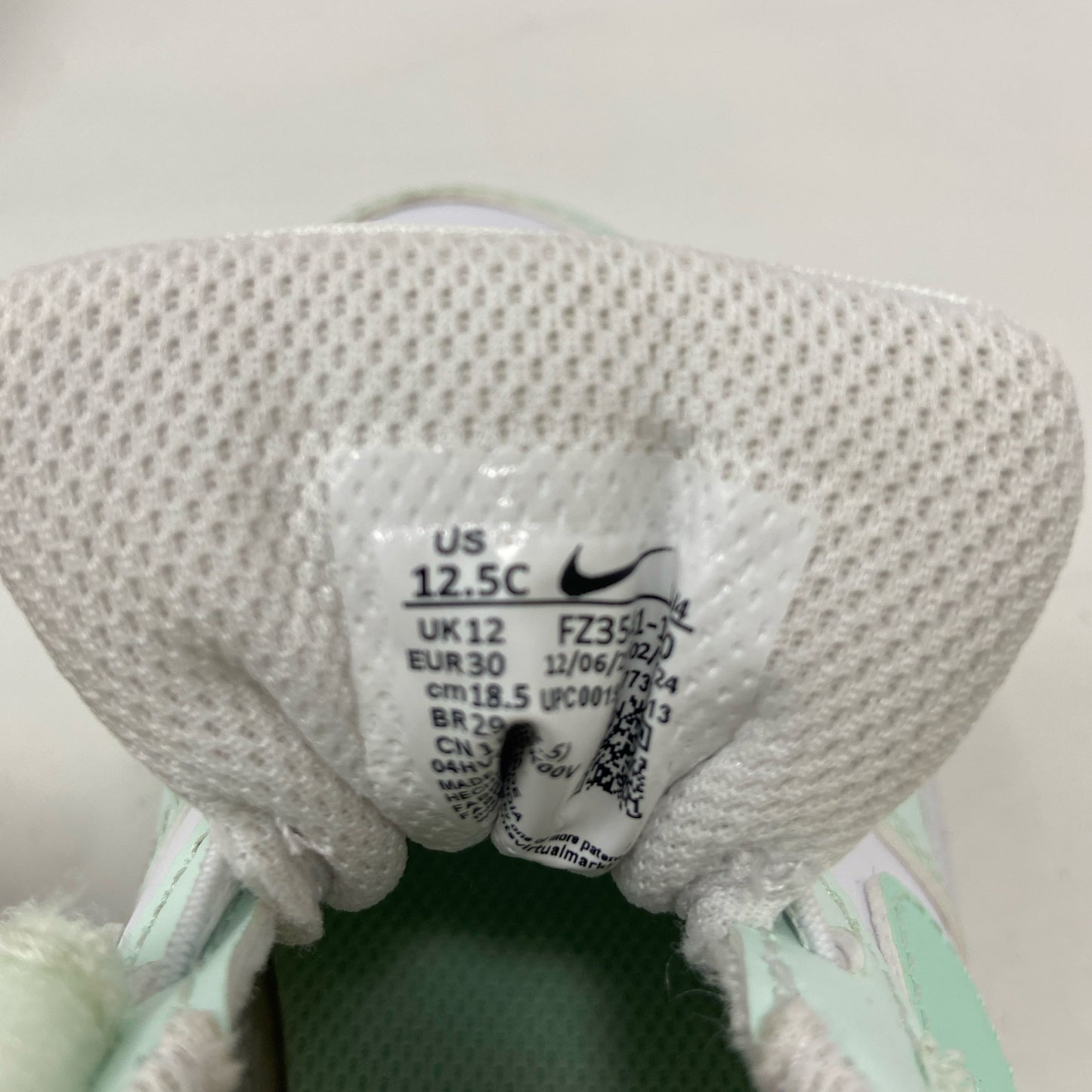 Serial #/Tag-LPNNC5H6ZM353