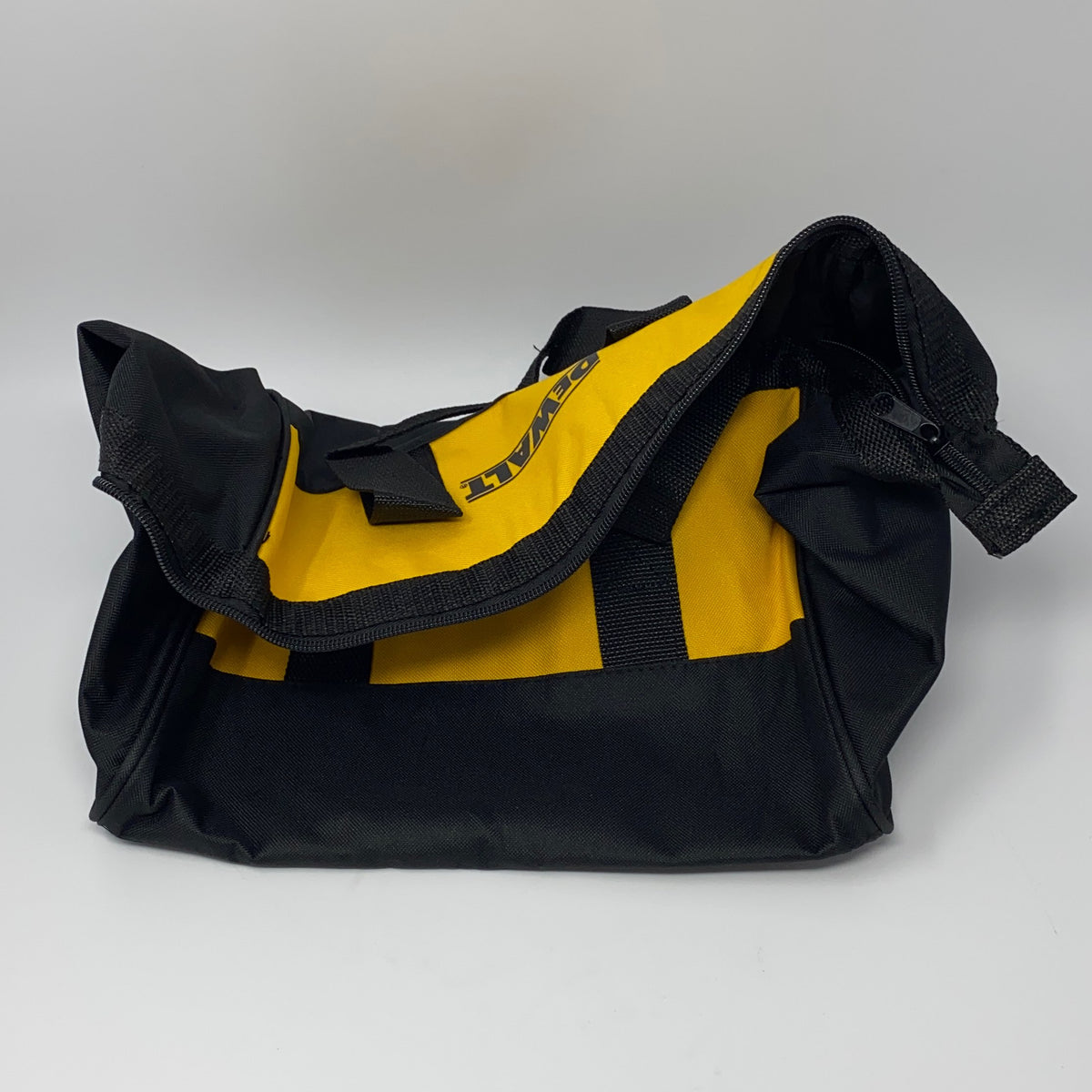 Back-UNT174840F6G